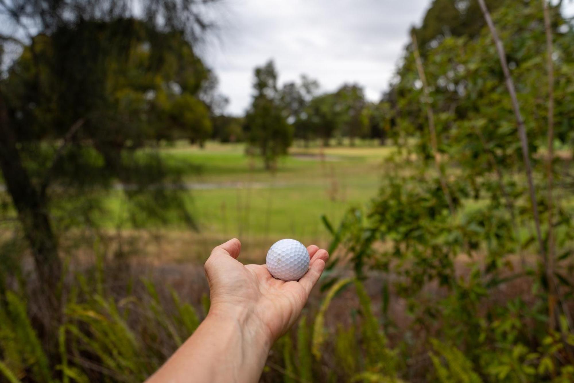 Golf Place Inn Wollongong Primbee ภายนอก รูปภาพ